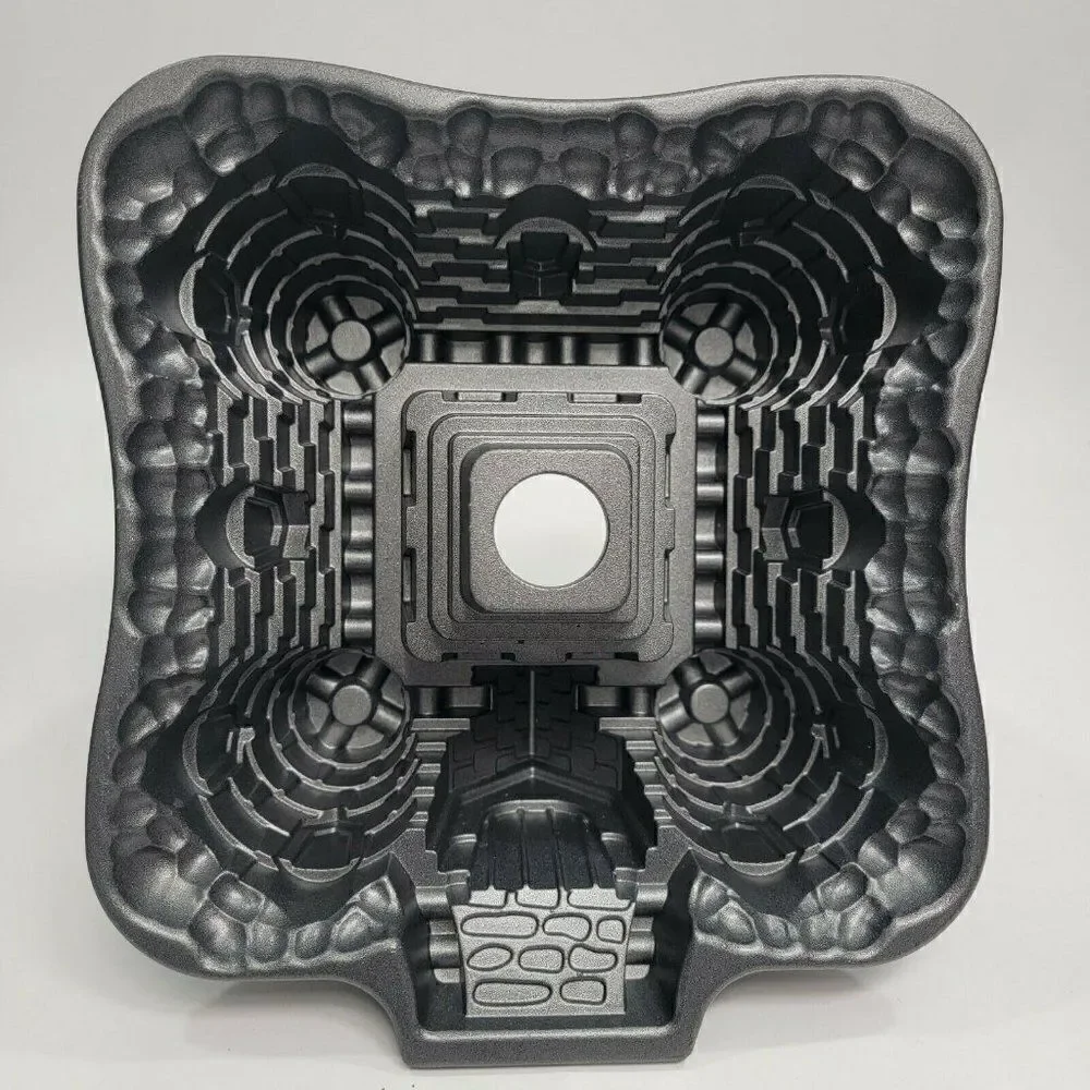 Nordicware CASTLE BUNDT Cake Pan HEAVY‎ Cast Aluminum 10 Cups USA